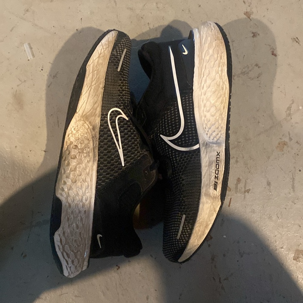Nike zoomx shoes - Picture 2 of 5